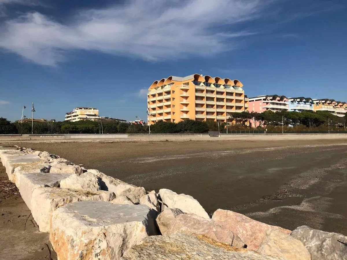 Apartment in Porto Santa Margherita 41991 Porto Santa Margherita di Caorle 0*,  Italia